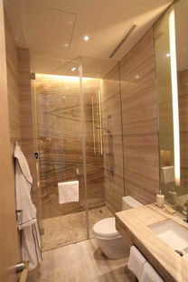 淡黃簡約·舒緩身心 抗倍特板打造現代衛生間裝潢新境界